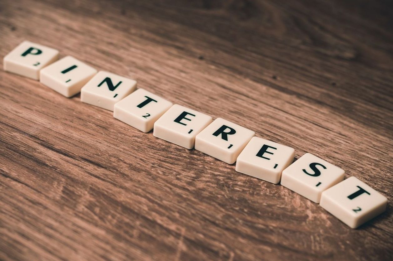 LinkedIn-posts van een adviesbureau met zakelijke content